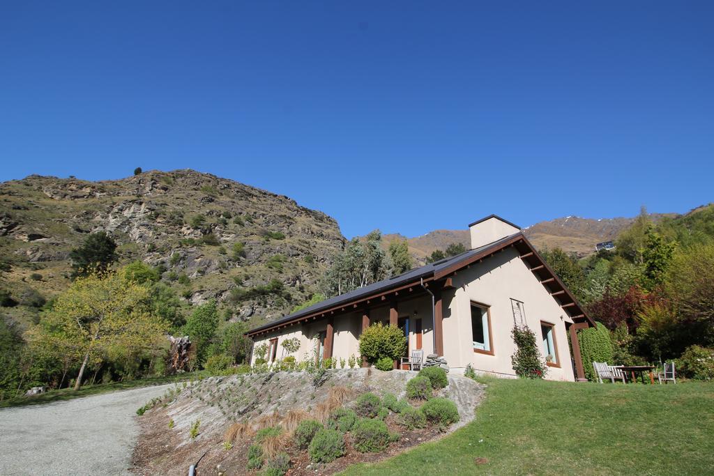 The Paddock Straw Bale Luxury Holiday House Arthurs Point Номер фото
